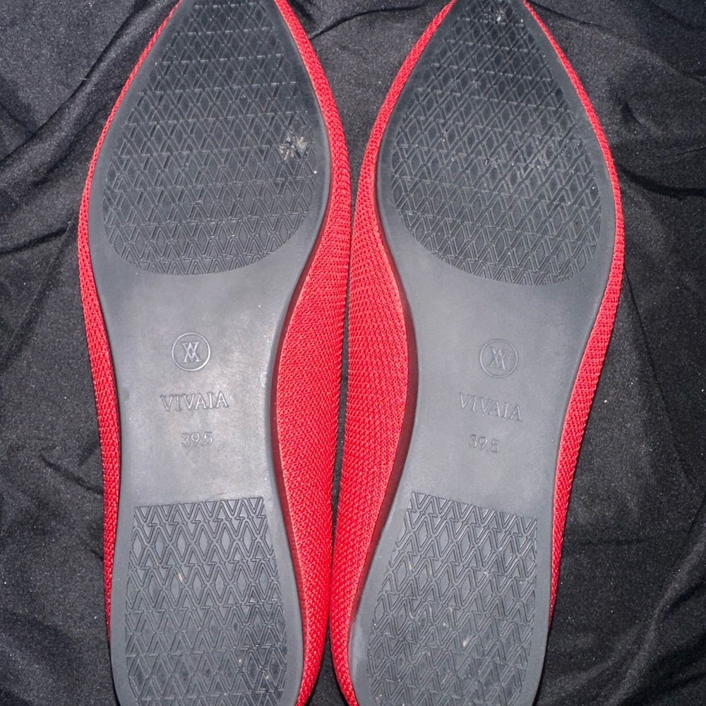 Vivaia Red Knit Pointed Toe Flats - Picture 3 of 4